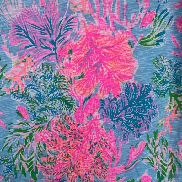NWT Lilly Pulitzer Short Sleeve Top Size Large | Tropical Print - Picture 6 of 6